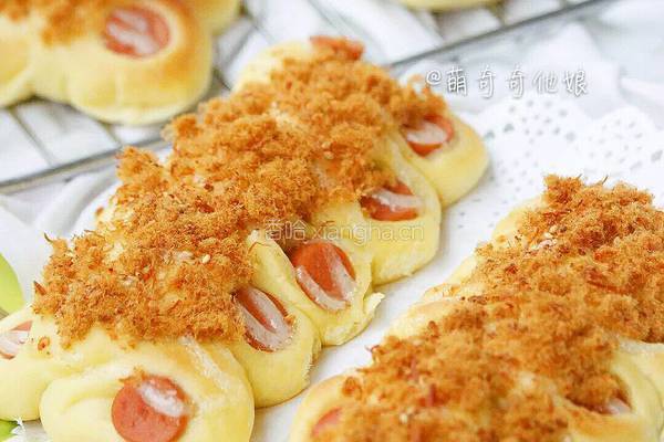火腿肠肉松面包的做法图解1