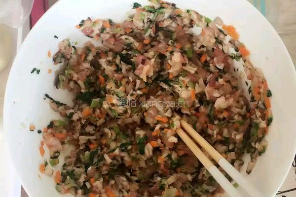 猪肉香菇水饺的做法图解2