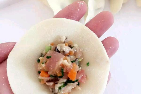猪肉香菇水饺的做法图解3
