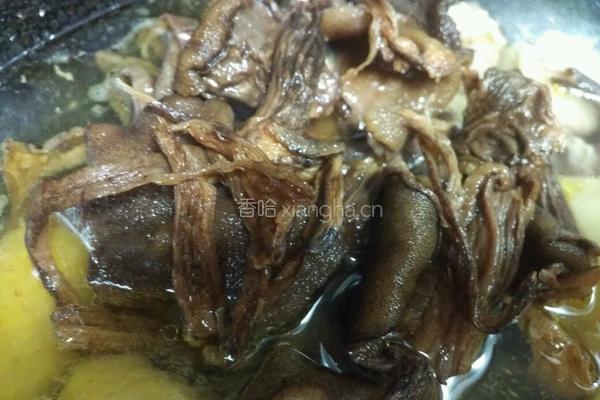 小鸡炖蘑菇土豆的做法图解1