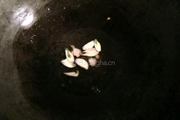 木耳青椒烧山药的做法图解8