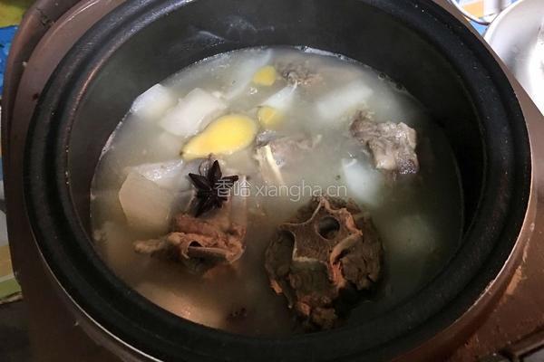 羊蝎子炖萝卜汤的做法图解5