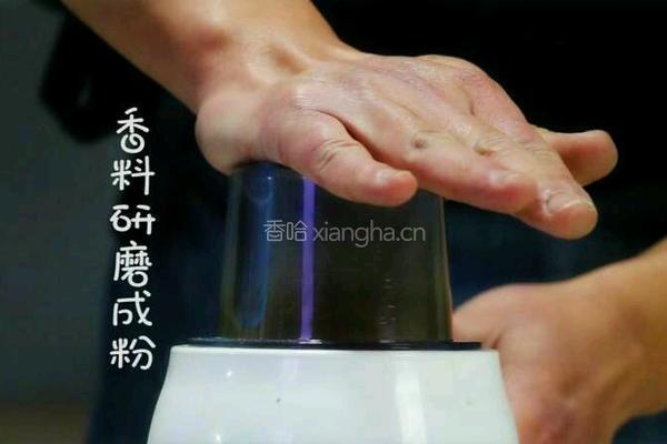菠萝咖喱大虾的做法图解3