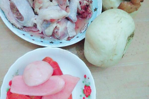 红白萝卜鸡汤的做法图解2