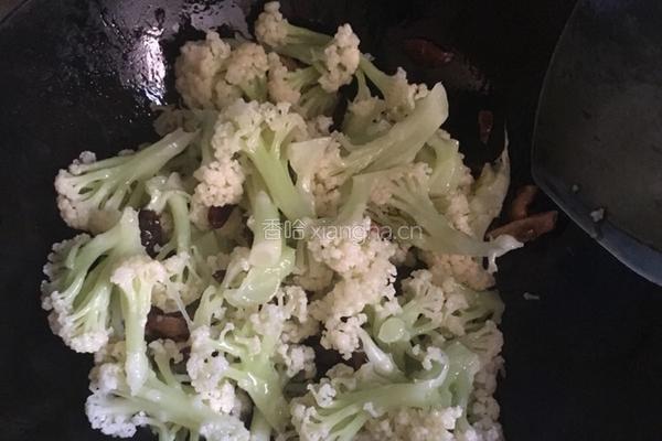 香菇炒菜花的做法图解7