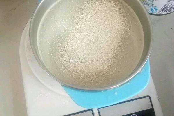 荠菜素包的做法图解1