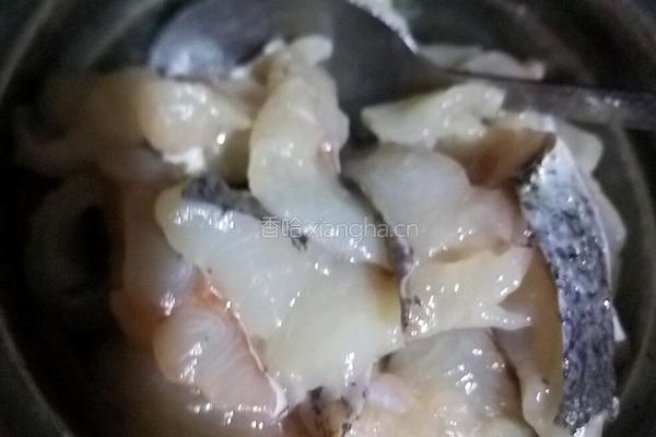 青瓜炒鱼片的做法图解3