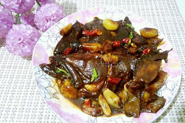 酱烧碟鱼头的做法图解6