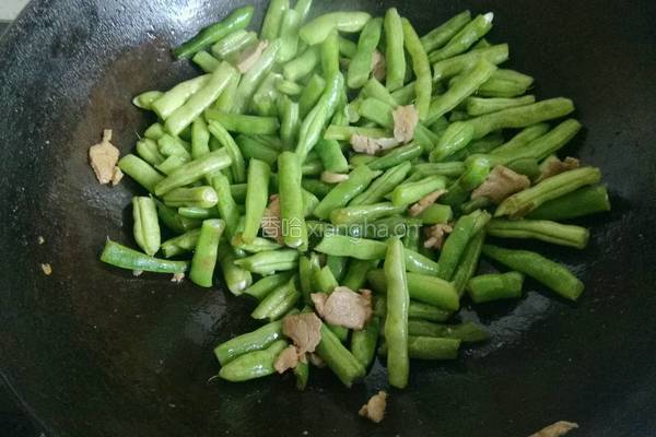 扁豆虾仁炒面的做法图解8