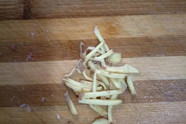 胡萝卜炒牛肉的做法图解2