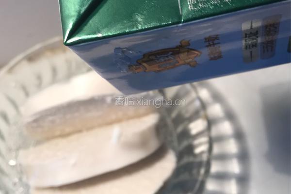 牛奶软炸馒头片的做法图解3