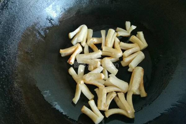 五彩鸡肉煎泥肠的做法图解7