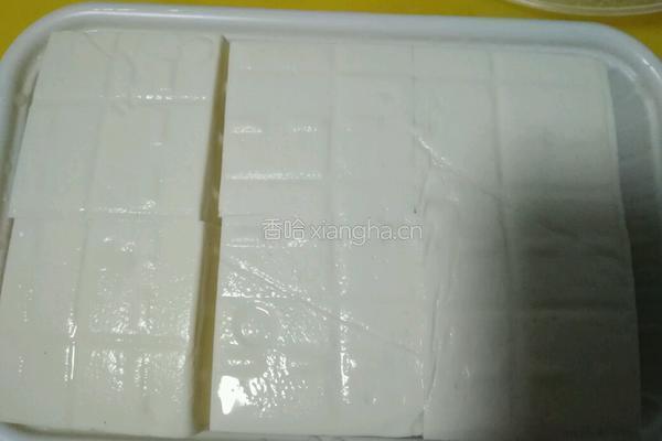 豆瓣酱焖豆腐的做法图解2