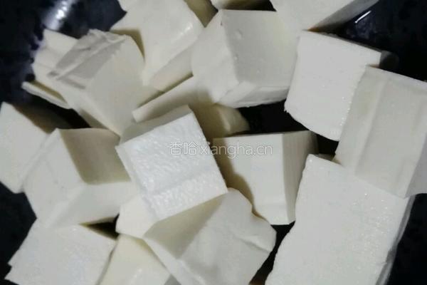 豆瓣酱焖豆腐的做法图解3