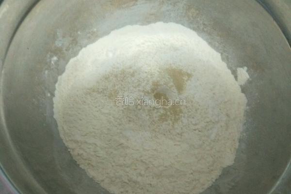 花样枣馒头的做法图解1