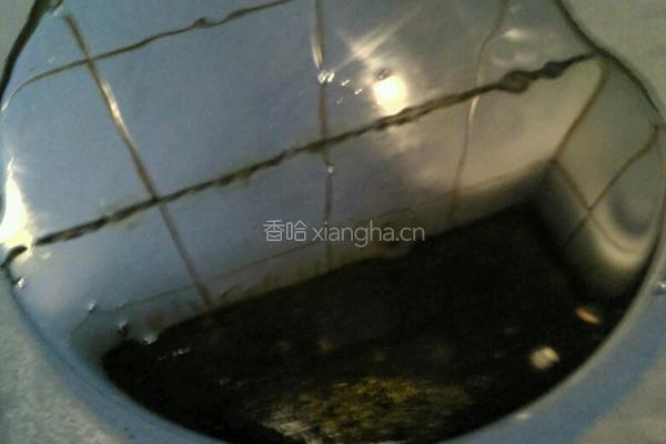 火腿肠炒酸菜丝的做法图解3