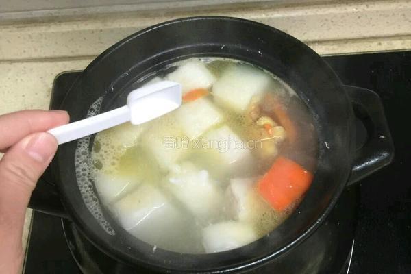 冬瓜玉米胡萝卜排骨汤的做法图解7