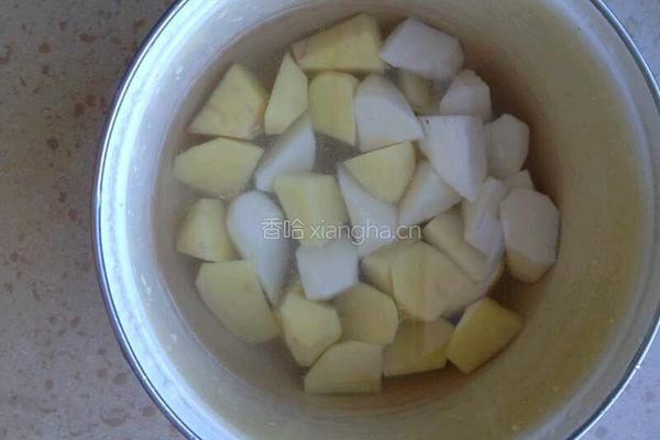 土豆山药炖排骨的做法图解1