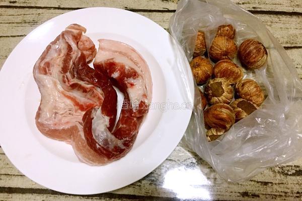 板栗红烧肉的做法图解2