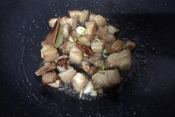 板栗红烧肉的做法图解11