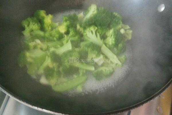 蒜香西兰花的做法图解2
