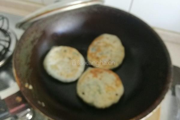 老北京韭菜盒子的做法图解10