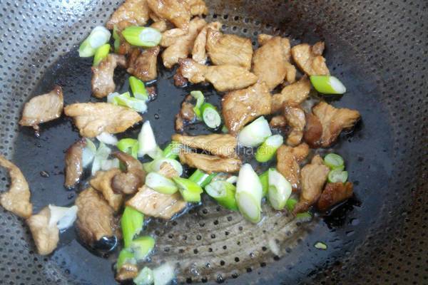 肉炒花叶菜的做法图解5