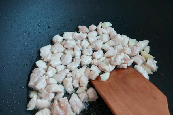 彩丁咖喱饭的做法图解2