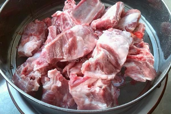 胡萝卜土豆炖排骨的做法图解3