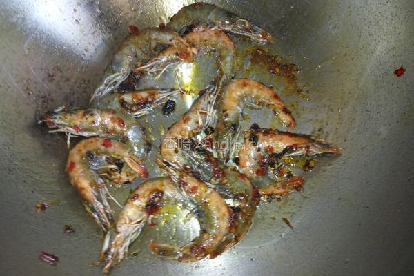 蒜蓉辣酱烧虾的做法图解5