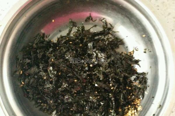 手捏海苔饭团的做法图解2