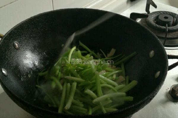 千张芹菜炒肉的做法图解5