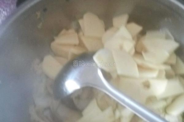 土豆炖白菜的做法图解8