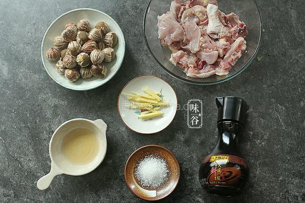 板栗蒸鸡的做法图解1