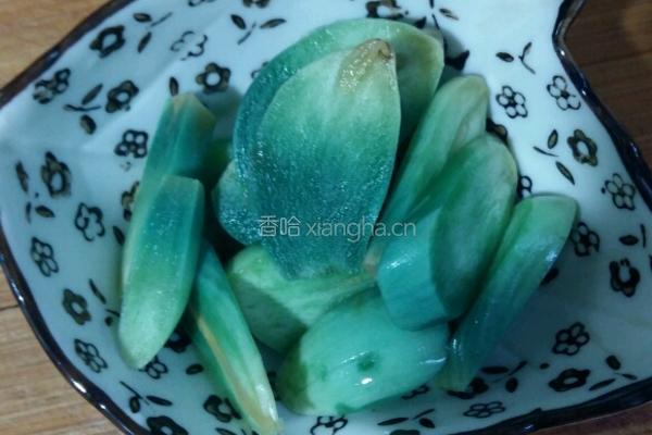 凉拌则耳根（鱼腥草）的做法图解2