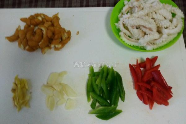 麻花炒鱿鱼花的做法图解4