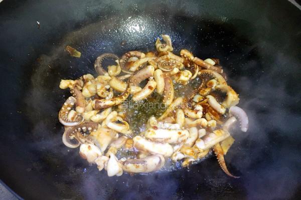 酱爆鱿鱼须的做法图解9