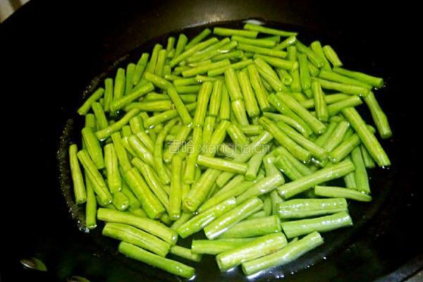 蚝油豇豆炒里脊的做法图解4