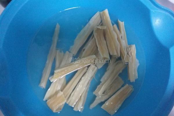 腐竹土豆丝的做法图解1