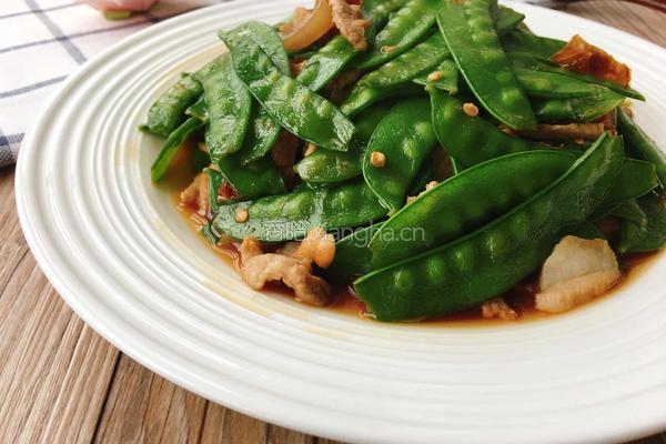 蚝油荷兰豆炒肉的做法图解1