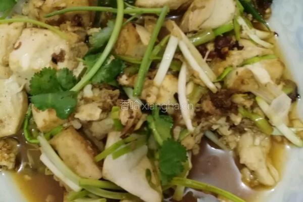 蒜黄豆腐的做法图解1