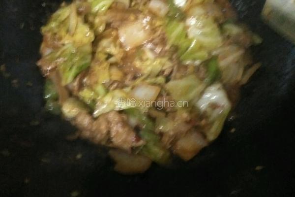 甘蓝菜炒肉的做法图解7
