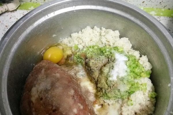 猪肉莲藕饺子的做法图解5