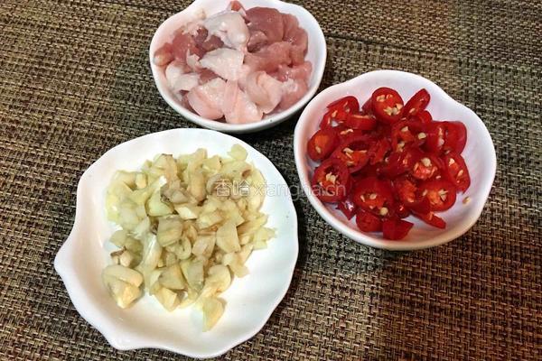 蒸鱼豉油烧花菜的做法图解3