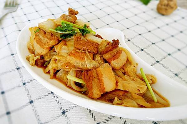 五花肉烧白菜的做法图解9