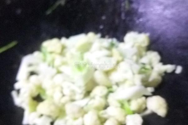 椰菜花炒肉的做法图解4