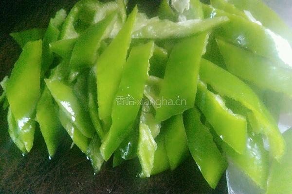 尖椒炒鸭心的做法图解1