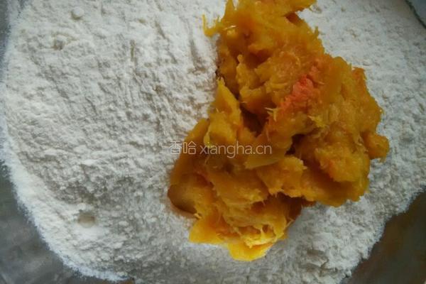 南瓜双色花卷的做法图解2