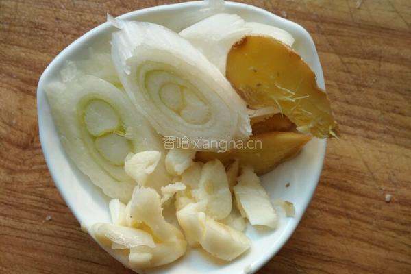 红烧鲫鱼的做法图解3