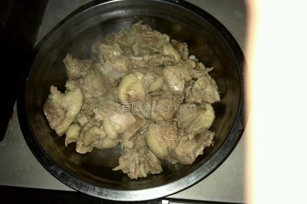 白萝卜炖鸭肉的做法图解2